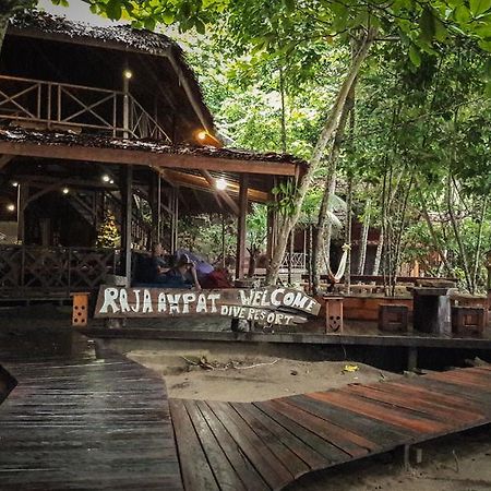 Raja Ampat Dive Resort Tapokreng Eksteriør bilde