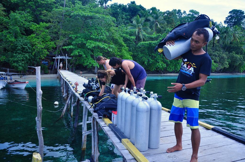 Raja Ampat Dive Resort Tapokreng Eksteriør bilde
