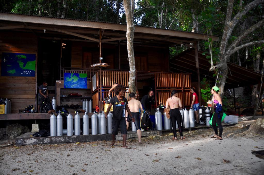 Raja Ampat Dive Resort Tapokreng Eksteriør bilde