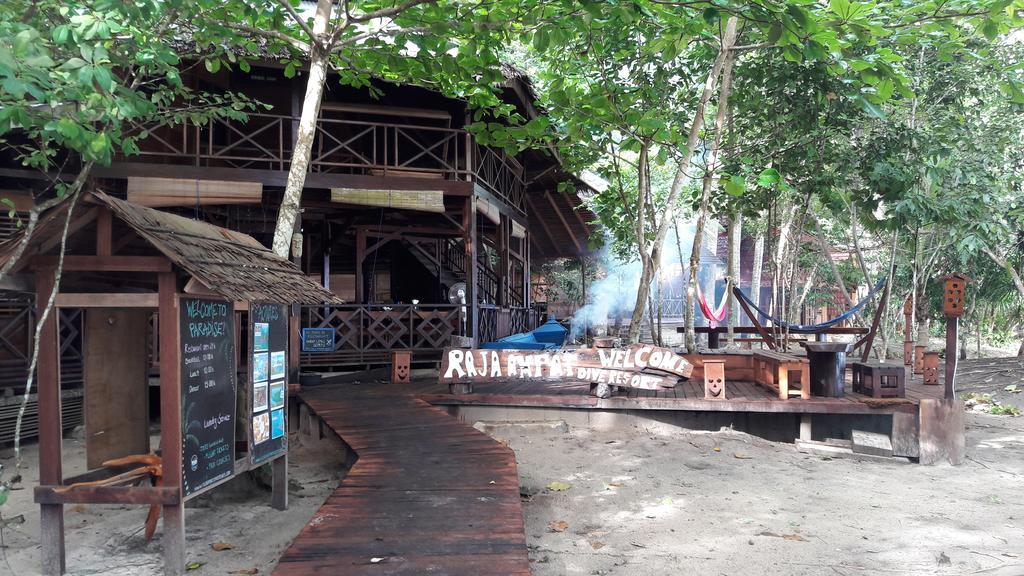 Raja Ampat Dive Resort Tapokreng Eksteriør bilde
